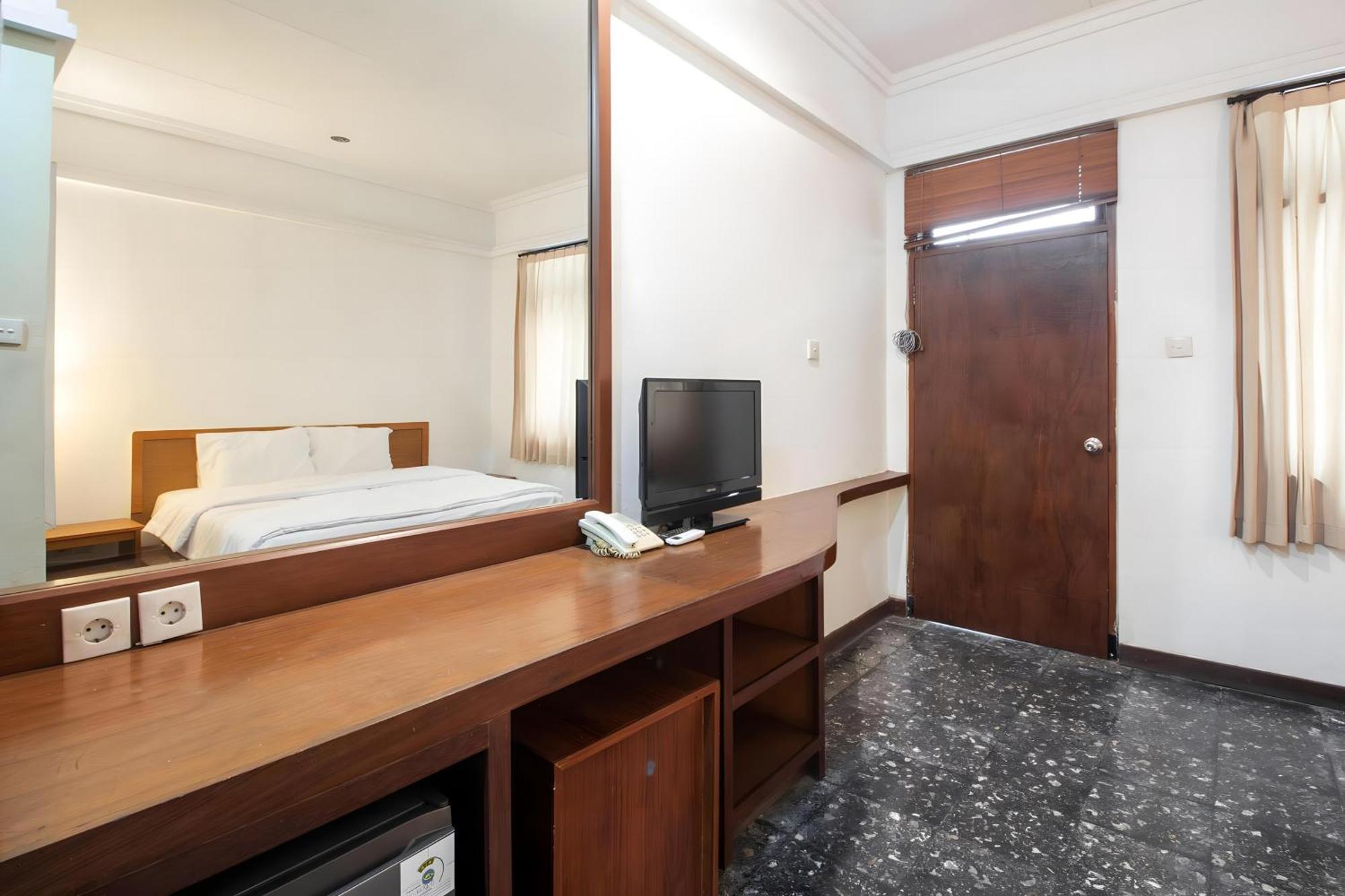 Capital O 93809 Wida Hotel Легиан Экстерьер фото